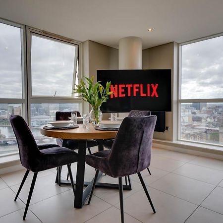 Tallest Building In The City Centre Sleeps 5 Incredible City Mountain And Lagan Views Belfast Kültér fotó