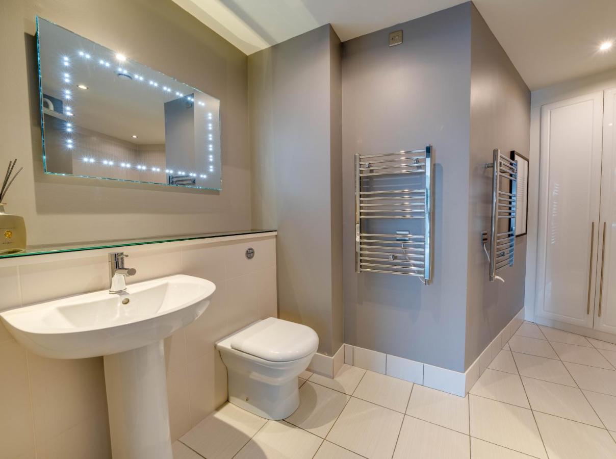Tallest Building In The City Centre Sleeps 5 Incredible City Mountain And Lagan Views Belfast Kültér fotó