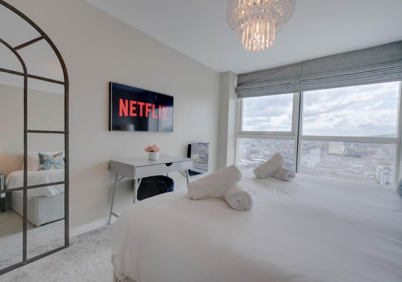 Tallest Building In The City Centre Sleeps 5 Incredible City Mountain And Lagan Views Belfast Kültér fotó
