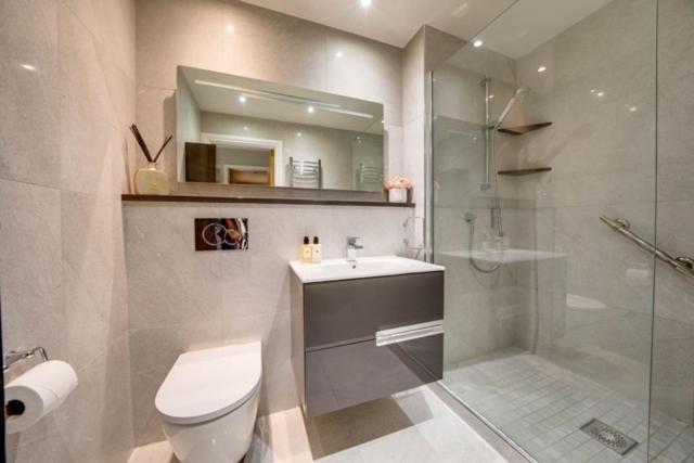 Tallest Building In The City Centre Sleeps 5 Incredible City Mountain And Lagan Views Belfast Kültér fotó
