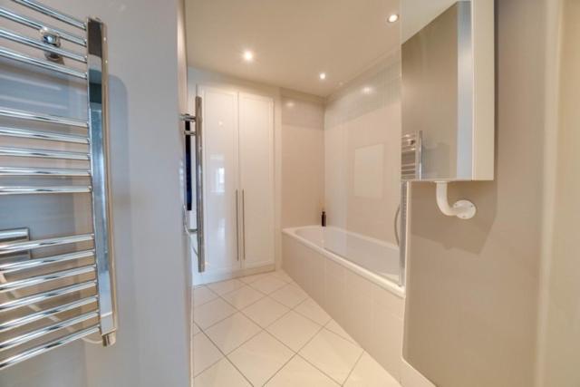 Tallest Building In The City Centre Sleeps 5 Incredible City Mountain And Lagan Views Belfast Kültér fotó